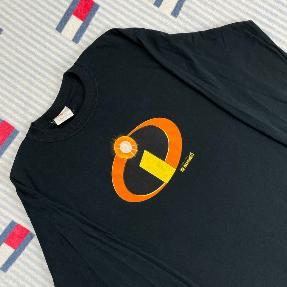 The Incredibles Black Long-Sleeve Graphic Tee. Reposh - no damage , used once - Picture 4 of 8